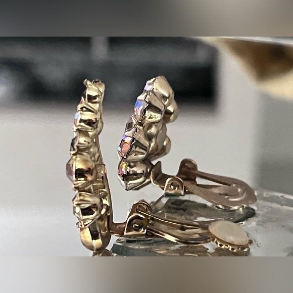 Vintage Mismatched ClipOn Earrings with Aurora Borealis Rhinestone Retro Sparkle - Picture 5 of 17